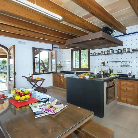 Вілла Toni Pau By *